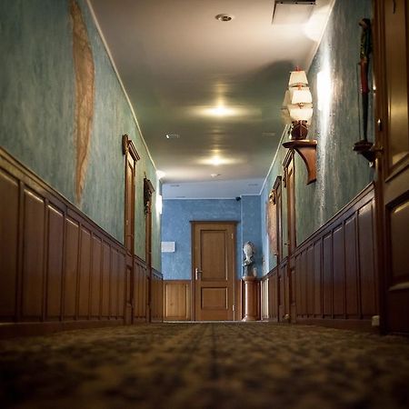 Hotel General Ekibastuz ภายนอก รูปภาพ